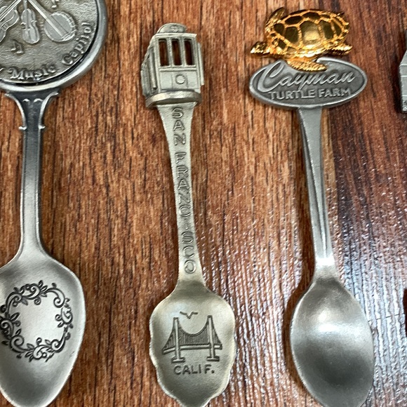 Vintage set of 8 souvenir travel pewter spoons Gish and Fort brands approx 4” - Picture 7 of 13